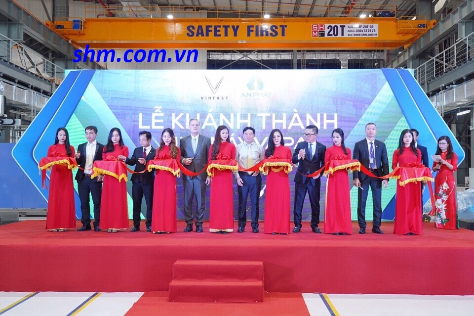 Công ty SHM vinh hạnh là nhà thầu cung cấp cầu trục cho nhà máy ô tô Vinfast tại KCN Đình Vũ, Hải Phòng